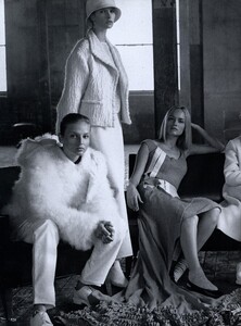 Portraits_Meisel_US_Vogue_September_1998_05.thumb.jpg.7b44d1f2bb04aaa2f7fa1c2f56983d1b.jpg
