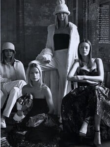 Portraits_Meisel_US_Vogue_September_1998_06.thumb.jpg.75b86a4bd1f70a68547728f623dd594f.jpg