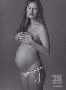 Pregnancy_Meisel_US_Vogue_December_1993_02.thumb.jpg.99da076315428d71216cd6271e5e6693.jpg