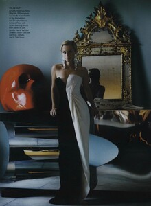 RW_Testino_US_Vogue_November_2008_08.thumb.jpg.672d6837a416b7e766f3655623f81093.jpg