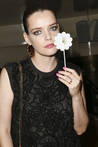 Roxane-Mesquida-Naked-Tits-Public-25.jpg