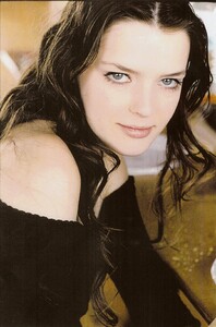 Roxane-Mesquida-Sexy-27.jpg