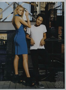Roy_US_Vogue_November_2008_10.thumb.jpg.dcee5280705249b2ca3d22f0a193abdd.jpg
