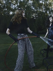 Self_Klein_US_Vogue_September_2008_07.thumb.jpg.778fb2b06fc8cd52a7d54cb96d6da44f.jpg