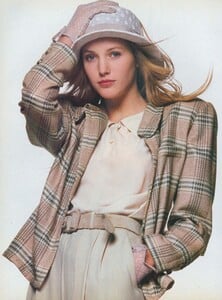 Tapie_US_Vogue_January_1987_01.thumb.jpg.0ca6e325980e96c2d84fb309462ab1b7.jpg
