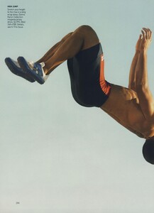 Testino_US_Vogue_April_2008_09.thumb.jpg.b21ce4ad5f8430d98c2a1329ec3db395.jpg