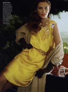 Testino_US_Vogue_December_2008_01.thumb.jpg.87b87f083768158d70f9c0a3a0bdc43b.jpg