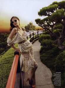 Testino_US_Vogue_December_2008_15.thumb.jpg.5374b1f88eb5f008f8ae85c42f8304e2.jpg