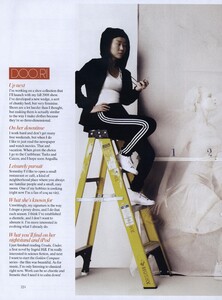 Testino_US_Vogue_February_2008_11.thumb.jpg.0d315b7cc75a0bc33093e052168ec6bf.jpg