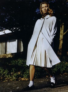Testino_US_Vogue_March_1998_02.thumb.jpg.4b6a78d46bab7d26a317dcb3e139bcb4.jpg