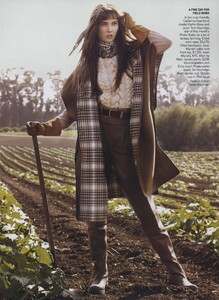 Testino_US_Vogue_November_2009_02.thumb.jpg.44be5351fad5b2967295b12c7e412ef7.jpg