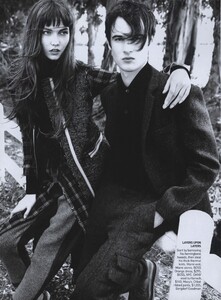 Testino_US_Vogue_November_2009_07.thumb.jpg.efb8e24d9e112066d2f9cf506f39e94e.jpg