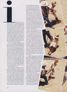 Testino_US_Vogue_October_2007_03.thumb.jpg.2ea5b2d9fde5f6be851edd9fd756e8a5.jpg