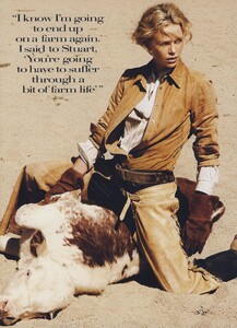 Testino_US_Vogue_October_2007_10.thumb.jpg.9bb9fb7e3908db938fb94f6d723d673e.jpg