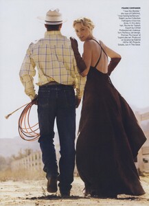 Testino_US_Vogue_October_2007_12.thumb.jpg.bb5a8703e887b6762bf97f86e21cb0ce.jpg