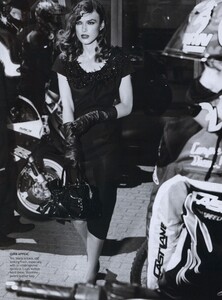 Testino_US_Vogue_September_2008_07.thumb.jpg.67558f77a4e55e168e6d27a2f4a9df98.jpg