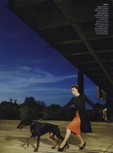 Testino_US_Vogue_September_2008_10.thumb.jpg.13aa95ab7c4469dd04970196dcebba18.jpg