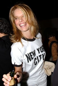 VSFS2001-Eva-Herzigova-38.jpg