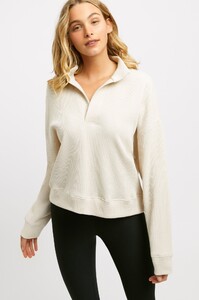 WK008_Vivien_Waffle_Sweater_Beige_01.jpg