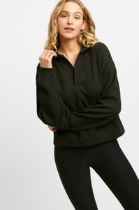 WK008_Vivien_Waffle_Sweater_Black_01.jpg