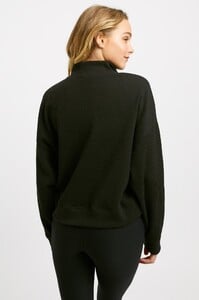 WK008_Vivien_Waffle_Sweater_Black_02.jpg