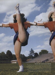 Women_Leibovitz_US_Vogue_November_1999_10.thumb.jpg.57b6040599430ae475a26b4351250d01.jpg