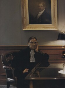 Women_Leibovitz_US_Vogue_November_1999_17.thumb.jpg.6a2393e362db4a2a3b27ff5f204dd607.jpg