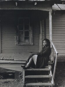 Women_Leibovitz_US_Vogue_November_1999_24.thumb.jpg.7560a683f67010f9546718ad6ee557d2.jpg