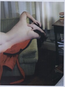 Women_Leibovitz_US_Vogue_November_1999_32.thumb.jpg.a452be5a817e91ba4d3b33a283a42b05.jpg