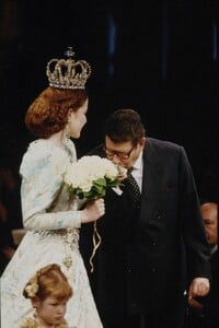 YSL-FW1994-HC-02.jpg