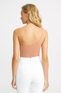 Z2385_Isla_Shoulder_Crop_Hazelnut_02.jpg