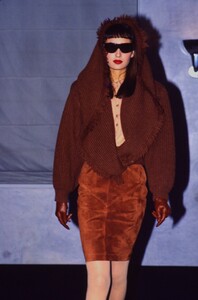 alaia-fw-1995-2.thumb.jpg.c1132de24b411f6297261e66f7a73e0a.jpg