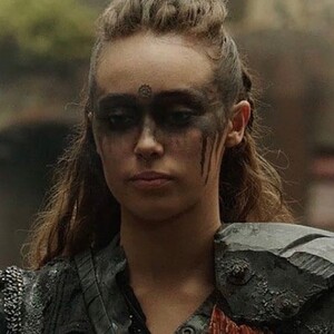 alyciadebnamcarey_kru_163608323_975051099730972_4225017401560672091_n.jpg