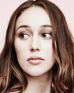 alyciadebnamcarey_kru_184368018_477606606685051_170491297751204678_n.jpg