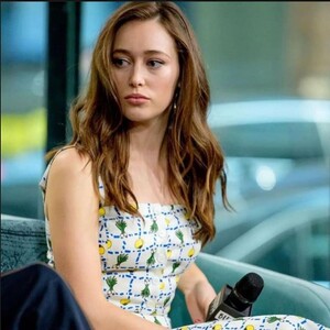 alyciadebnamcarey_kru_208007725_524312328706775_9144420506981525454_n.jpg