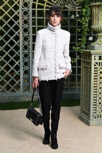 astrid-berges-at-chanel-show-at-spring-summer-2018-haute-couture-fashion-week-in-paris-01-23-2018-1.jpg