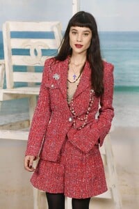 astrid-berges-frisbey-chanel-collection-show-at-paris-fashion-week-10-02-2018-3.jpg
