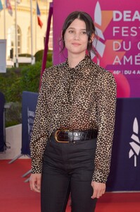 astrid-berges-frisbey-les-deux-alfred-premiere-at-the-46th-deauville-american-film-festival-2.jpg