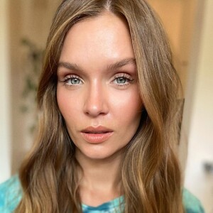 caseygore_makeup_238056129_317089780193684_1895710400932029157_n.jpg