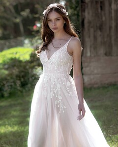 clair.bridal_200784680_386873009417010_4928002962908407925_n.jpg