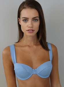 elle-trowbridge-59197.thumb.jpg.5d46595b0018d67d98cce8eec832d82f.jpg