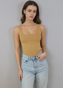 elle-trowbridge_76516.thumb.jpg.bd14d34508ab6f1d21f1475a07a4e29d.jpg
