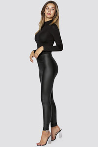 gina_tricot_hochkragen_basic_oberteil_in-schwarz_86530_2.jpg