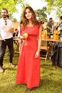 jenna-louise-coleman-at-veuve-clicquot-champagne-garden-08-07-2021-5.jpg