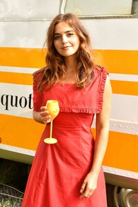 jenna-louise-coleman-at-veuve-clicquot-champagne-garden-08-07-2021-6.jpg