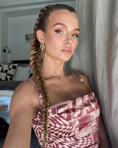 josephineskriver_233650630_873086969964672_3196545828025228038_n.jpg