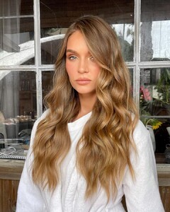 josephineskriver_238257306_2549860815159413_7210629838956996727_n.jpg