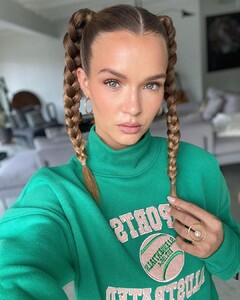 josephineskriver_240861384_397636271832774_8539737747985312644_n.jpg