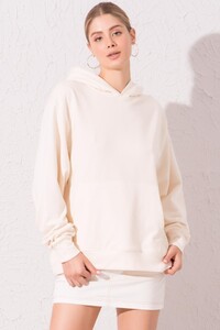 kapusonlu-kanguru-cep-detayli-sweatshirt_15332_ekru-ekru_1_enbuyuk.jpg