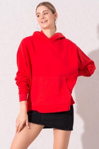 kapusonlu-kanguru-cep-detayli-sweatshirt_15332_kirmizi-kirmizi_2_enbuyuk.jpg